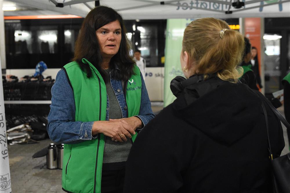 Frå morgonutdeling - Klikk for stort bilete