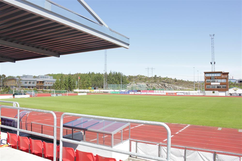 Ågotnes stadion - Klikk for stort bilete