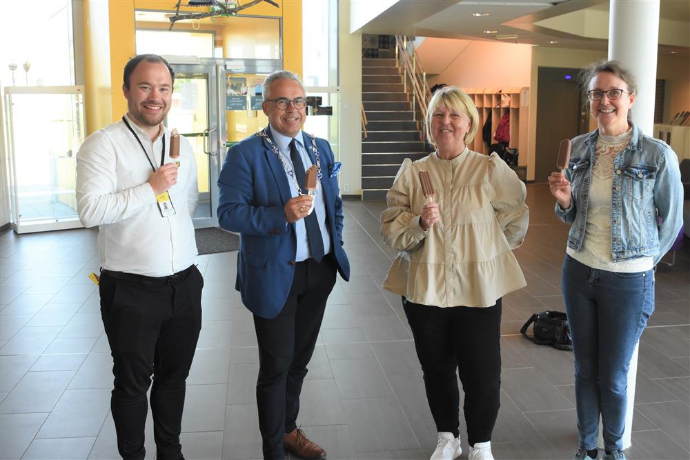 Frå venstre; Marius Sylta, Tom Georg Indrevik, Linda Færestrtand og Elisabeth Gravem Sanden - Klikk for stort bilete