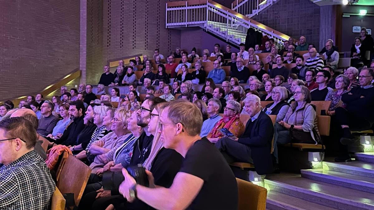 Konsert - Klikk for stort bilete