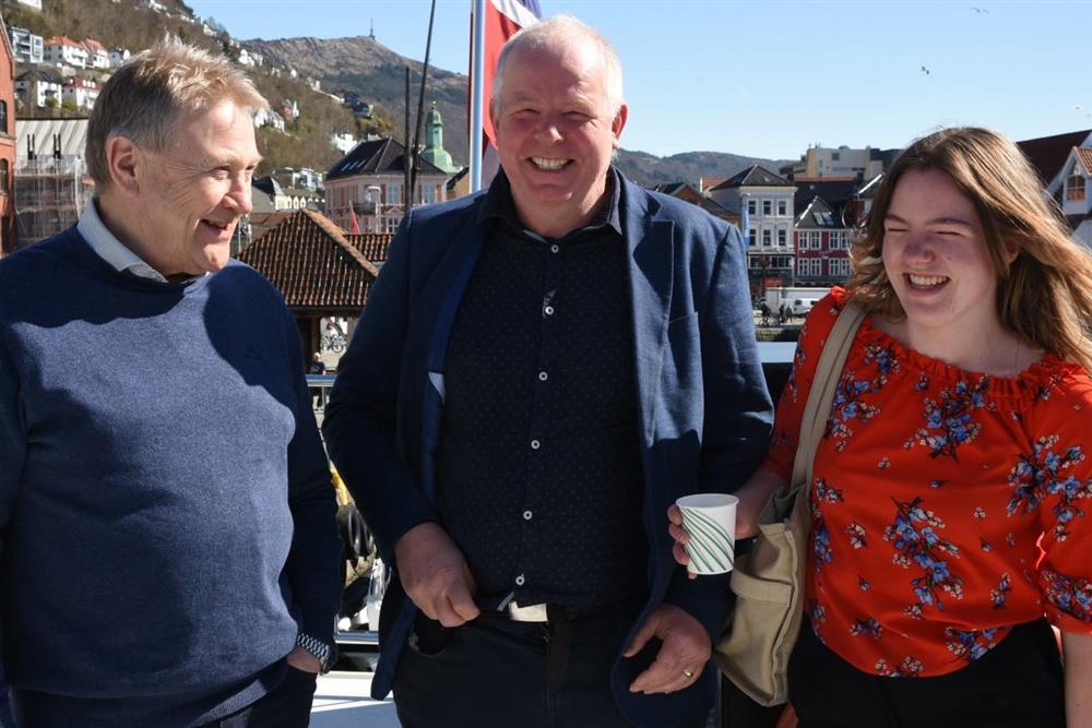 Frå venstre; Nils Kåre Skoge og jarle Glesnes og Helene Glesnes. - Klikk for stort bilete