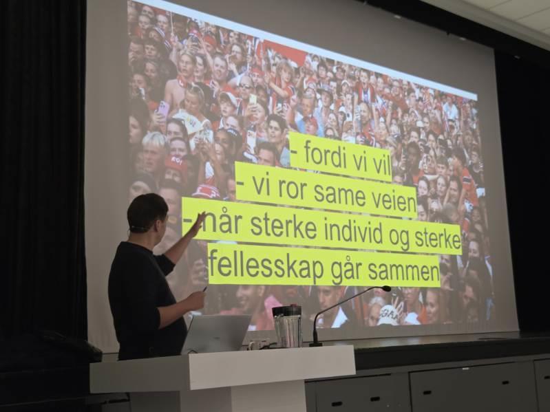 Robert M Flatås:Elevmedverknad og elevansvar - Klikk for stort bilete