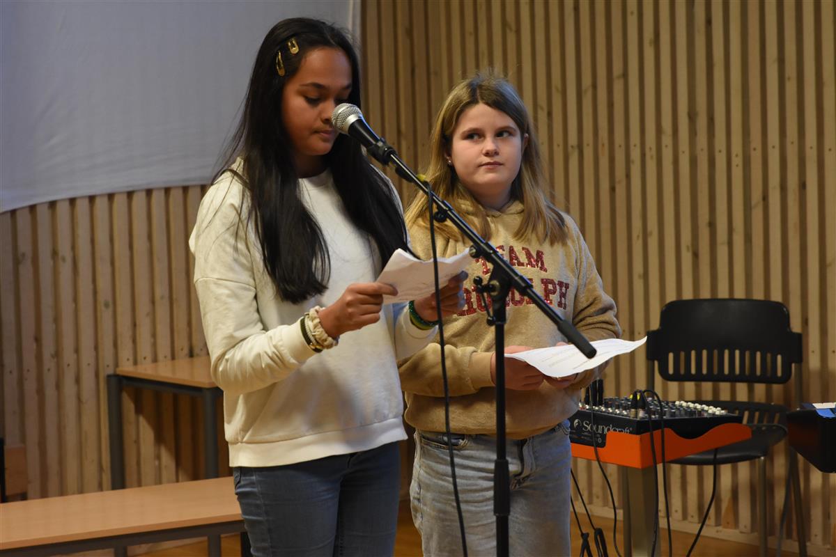 Adina Cordelia Frances Mamo (left) and Sunniva Vikingsen Skogestad.  - Click for large image